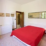 Leo In Zona Residenziale Vicino A ポルトフェッラーイオ