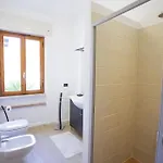 Leo In Zona Residenziale Vicino A ヴィラ