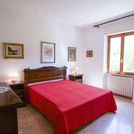 Leo In Zona Residenziale Vicino A