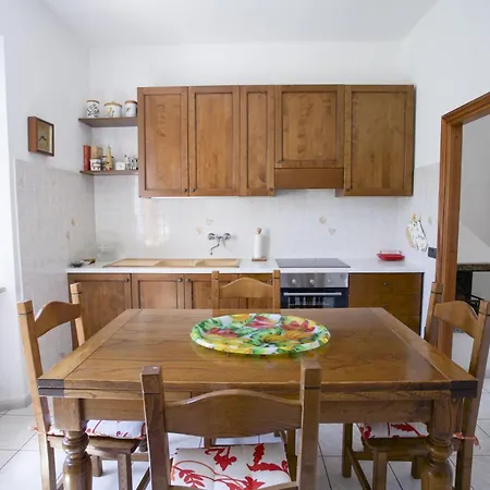 Leo In Zona Residenziale Vicino A Villa Portoferraio