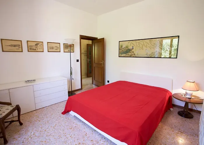 Leo In Zona Residenziale Vicino A Портоферрайо