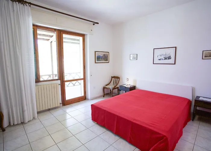 Leo In Zona Residenziale Vicino A *