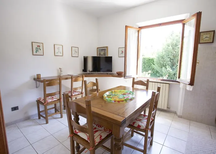 Leo In Zona Residenziale Vicino A