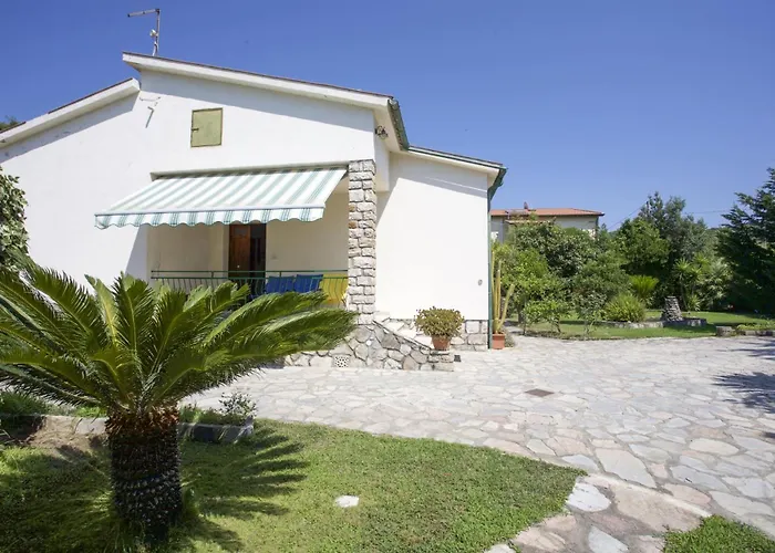 Villa Leo In Zona Residenziale Vicino A